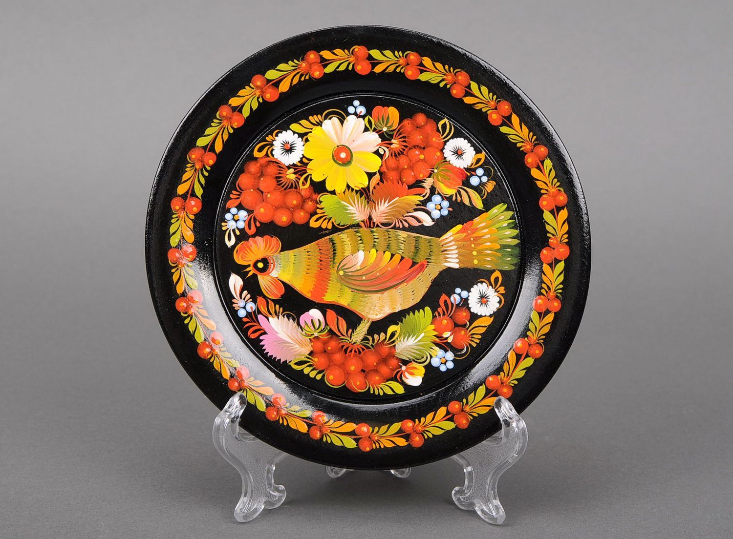 Decorative plate painted by hand photo 1