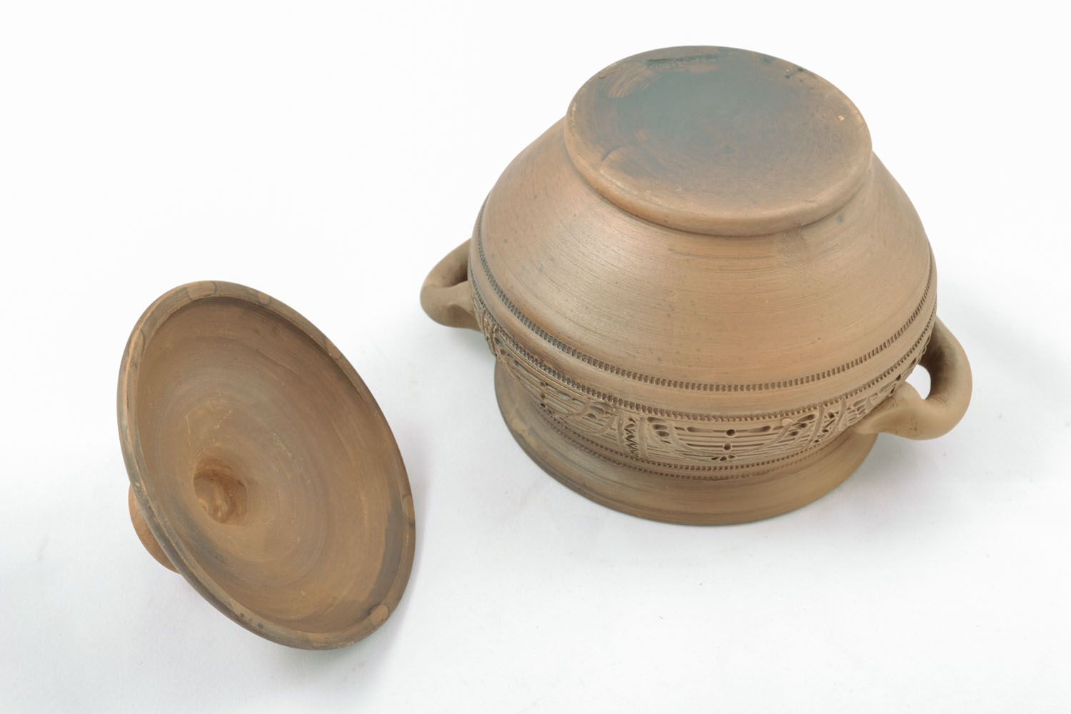 Ceramic pot with lid photo 3
