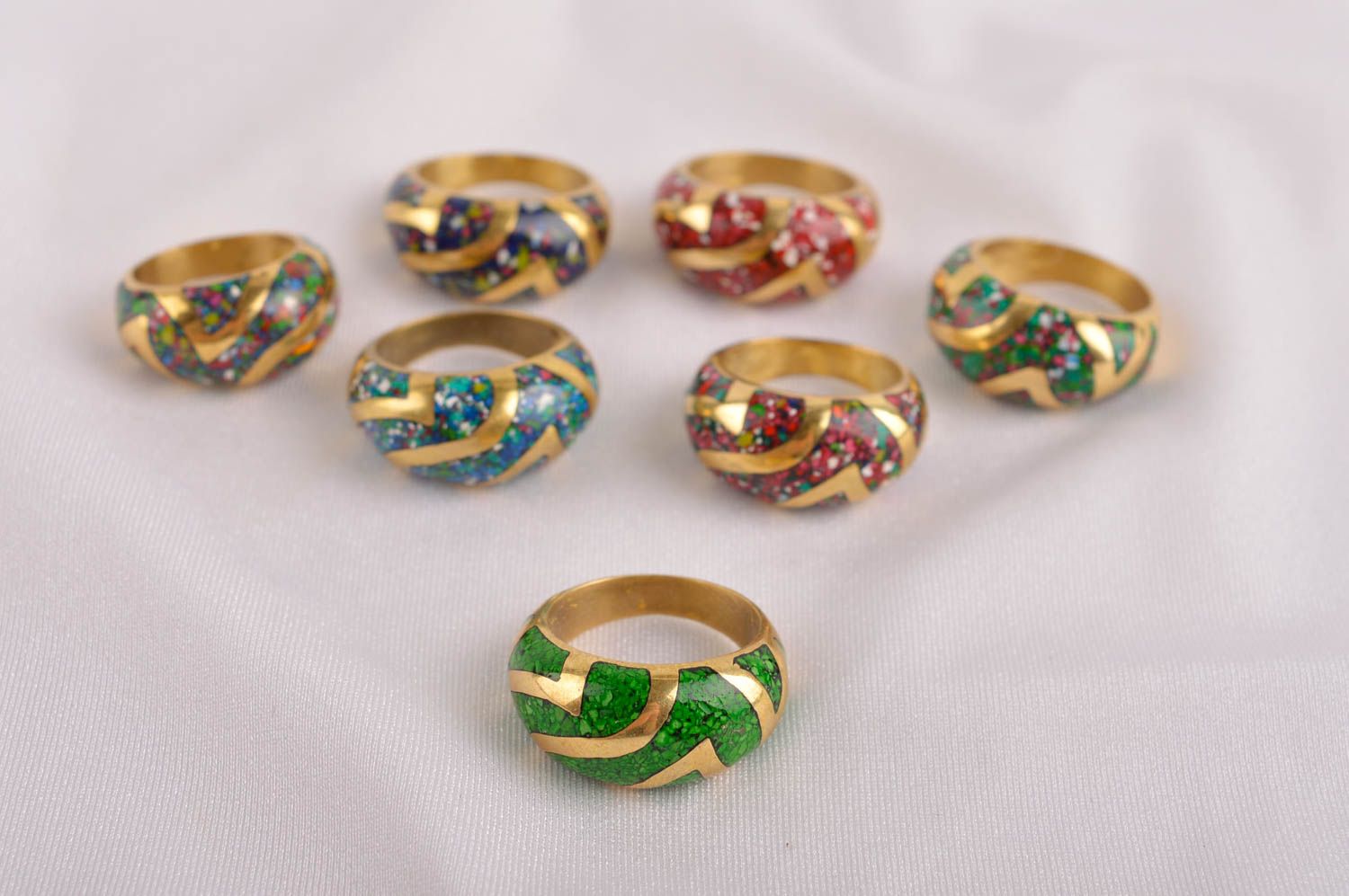 Кольцо ручной работы украшение из латуни модное кольцо зеленое с самоцветами фото 1