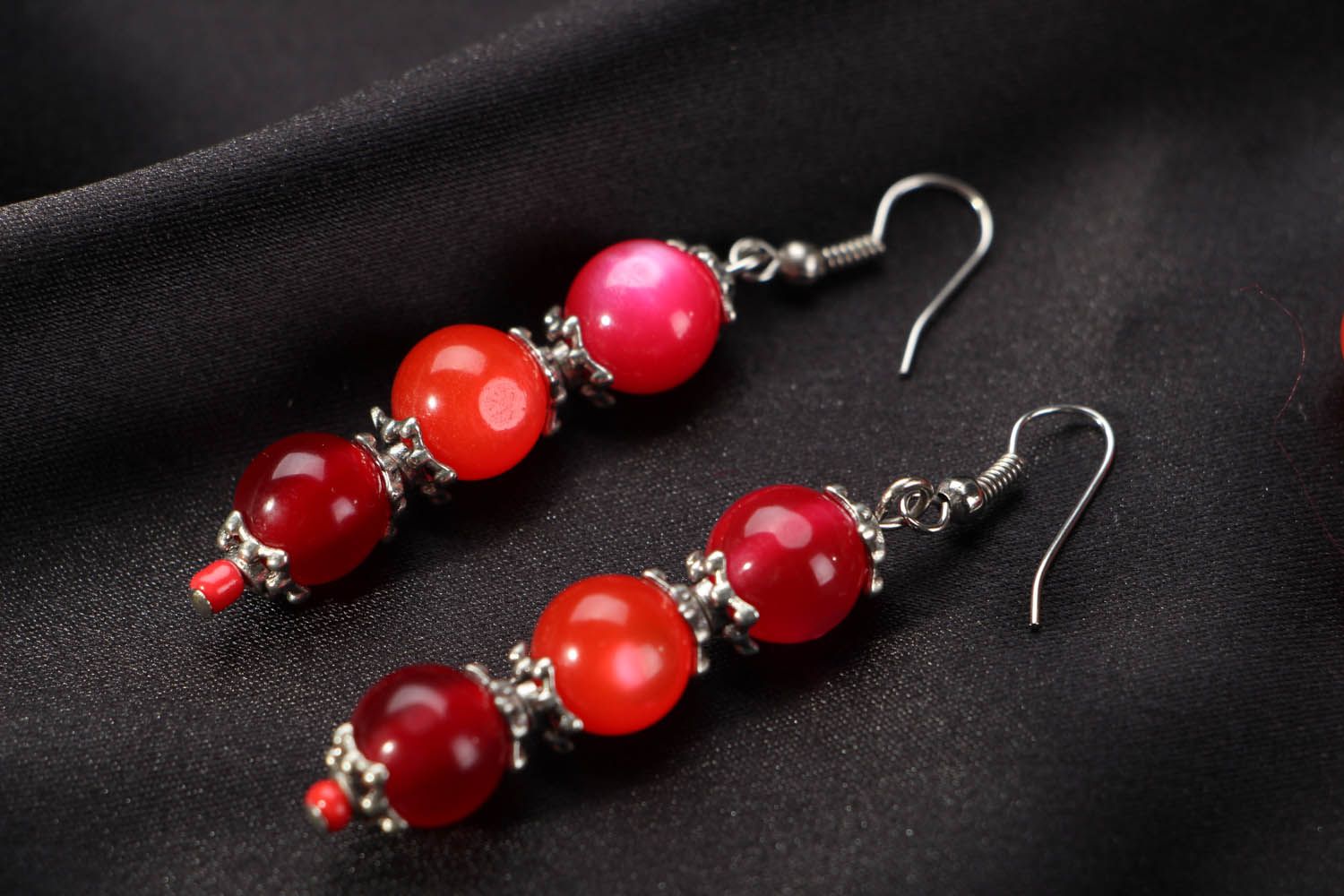 Bracelet and earrings of cherry color  photo 3