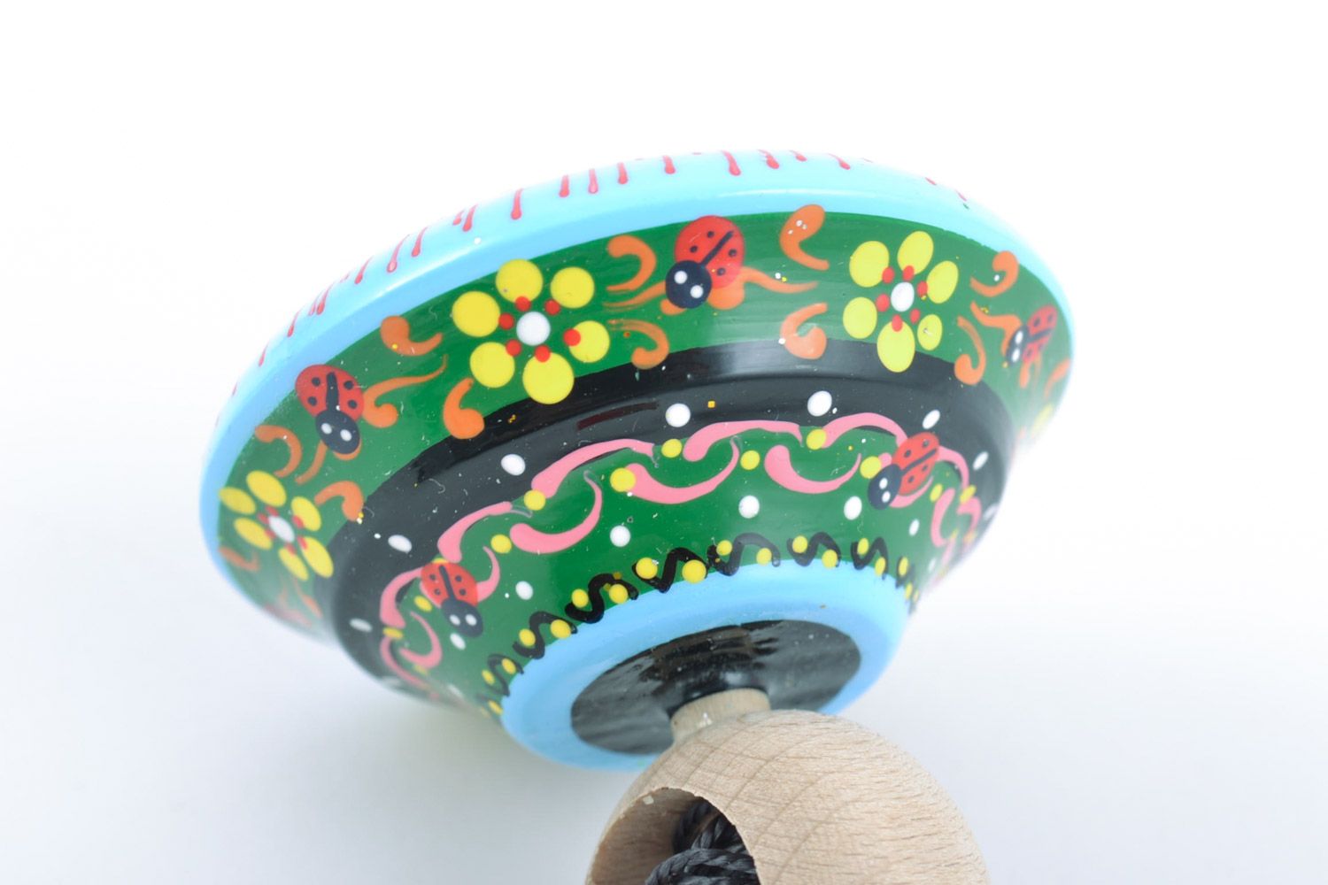 Kleiner schöner handmade Brummkreisel aus Holz mit Muster bemalt für Kinder foto 4