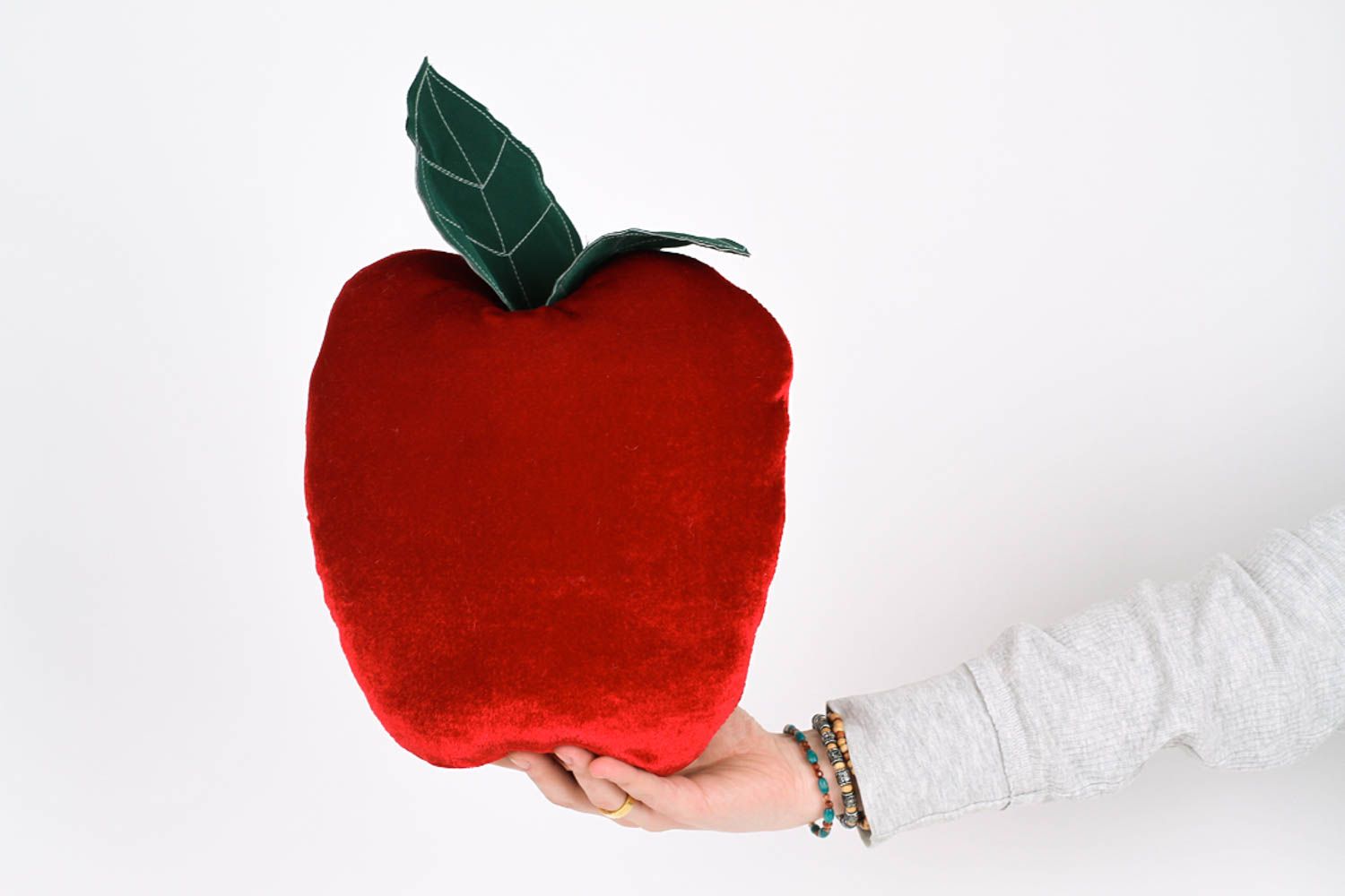 Coussin pomme fait main Peluche pomme rouge en tissus Déco maison originale photo 5