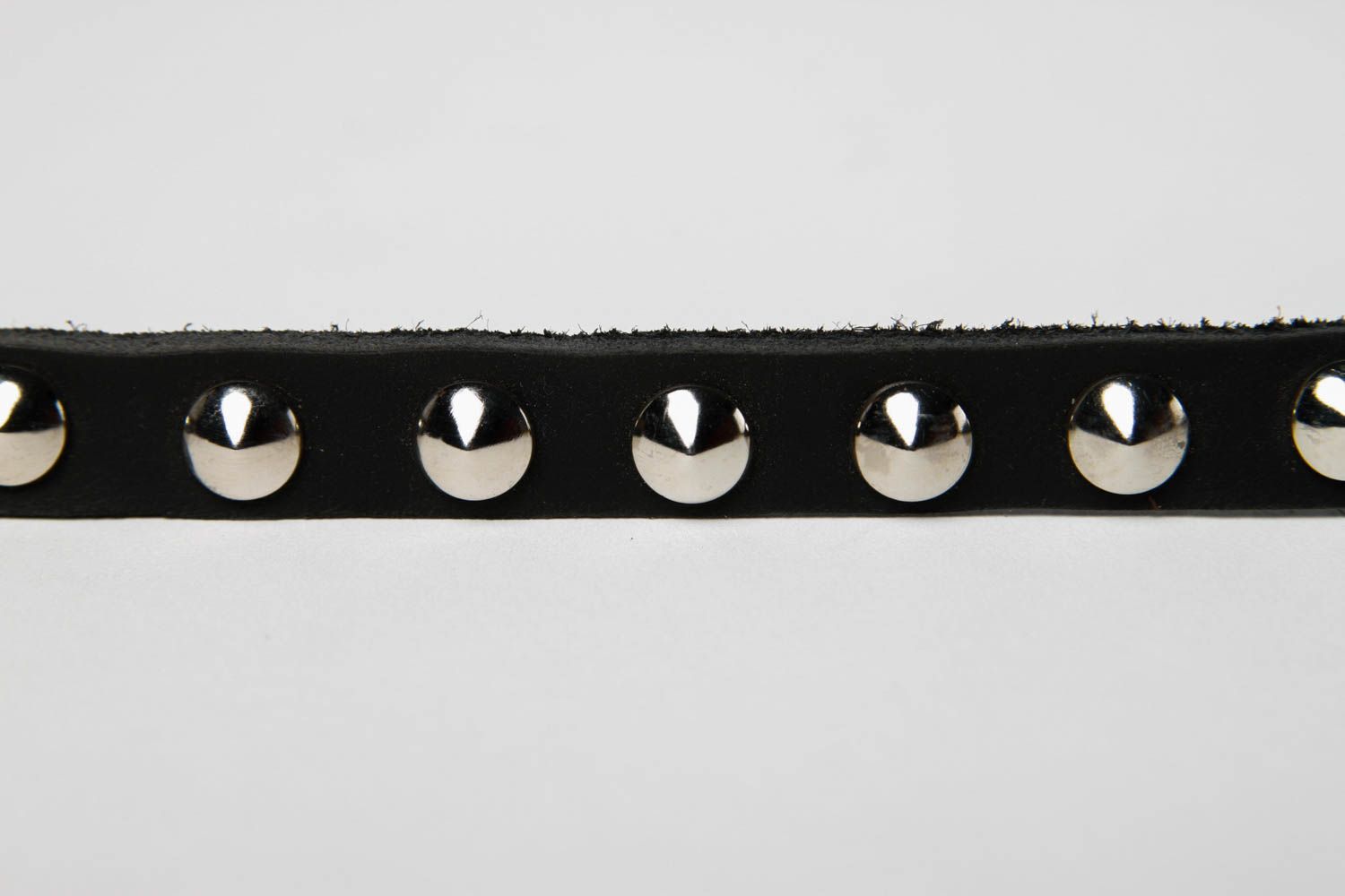 Handmade schwarzes Armband aus Leder Designer Schmuck Accessoire für Frauen  foto 4