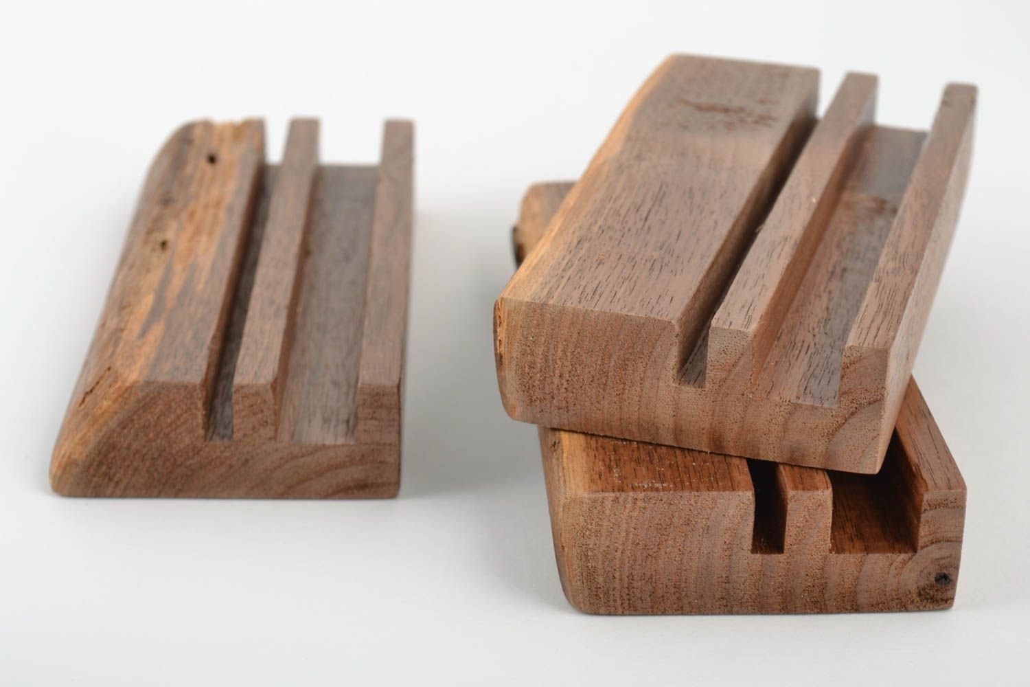 Öko reines handmade Handyständer Set aus Holz 3 Stück in Braun für Familie foto 2