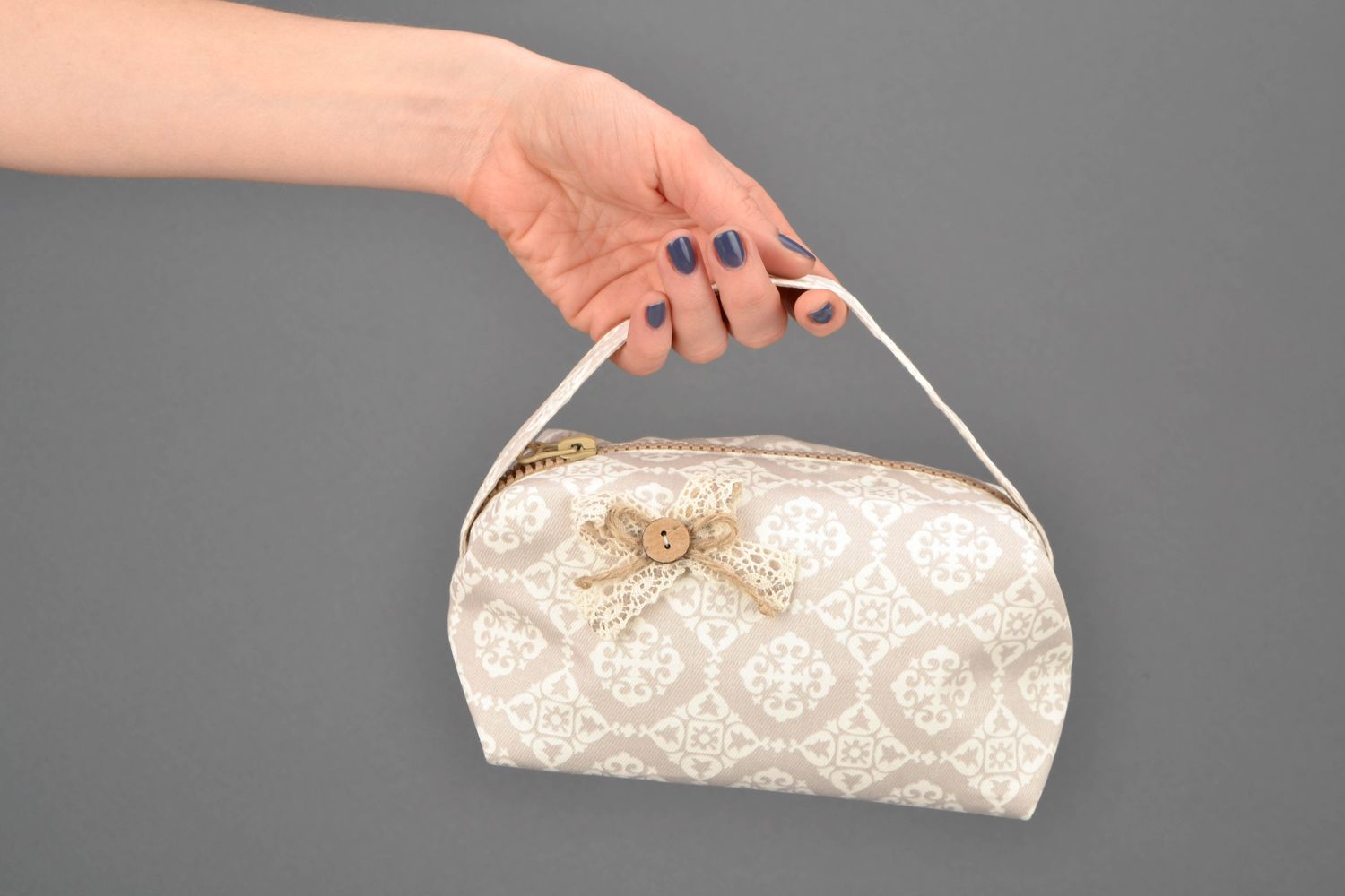 Textile beauty bag with print Lace photo 2