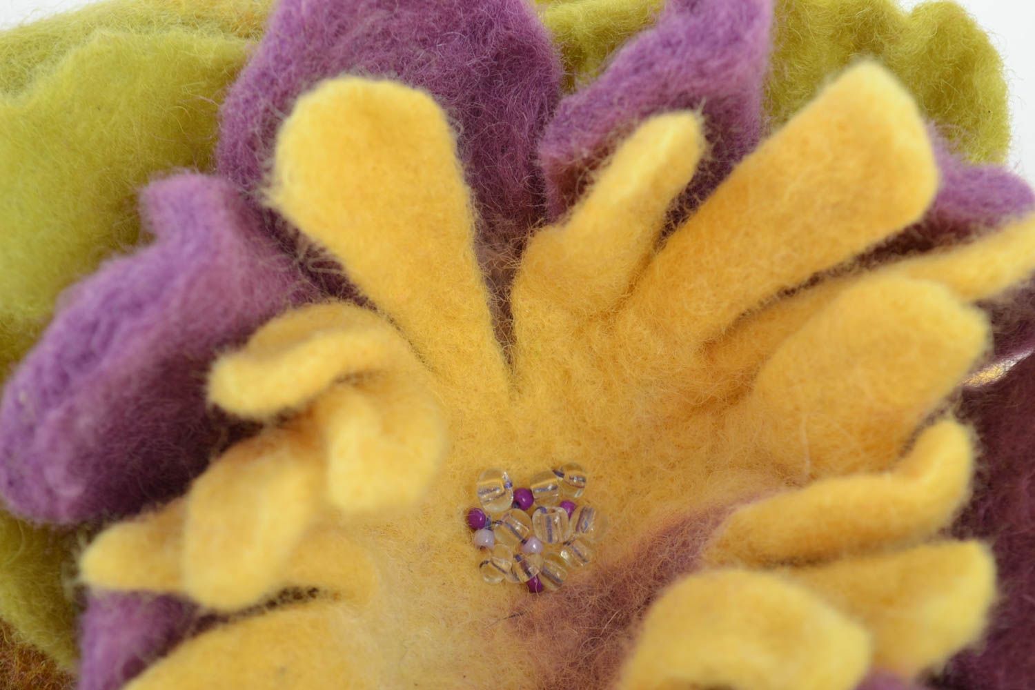 Sac à main avec fleur en laine fait main technique de feutrage petit coloré photo 3