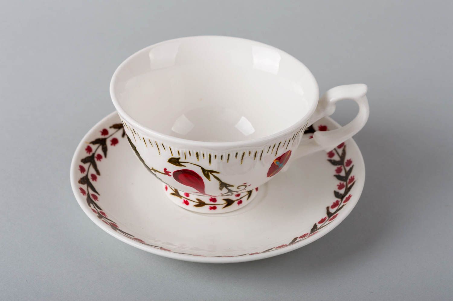 Tasse mit Untertasse handmade Geschirr aus Ton Designer Geschirr für Zuhause foto 3