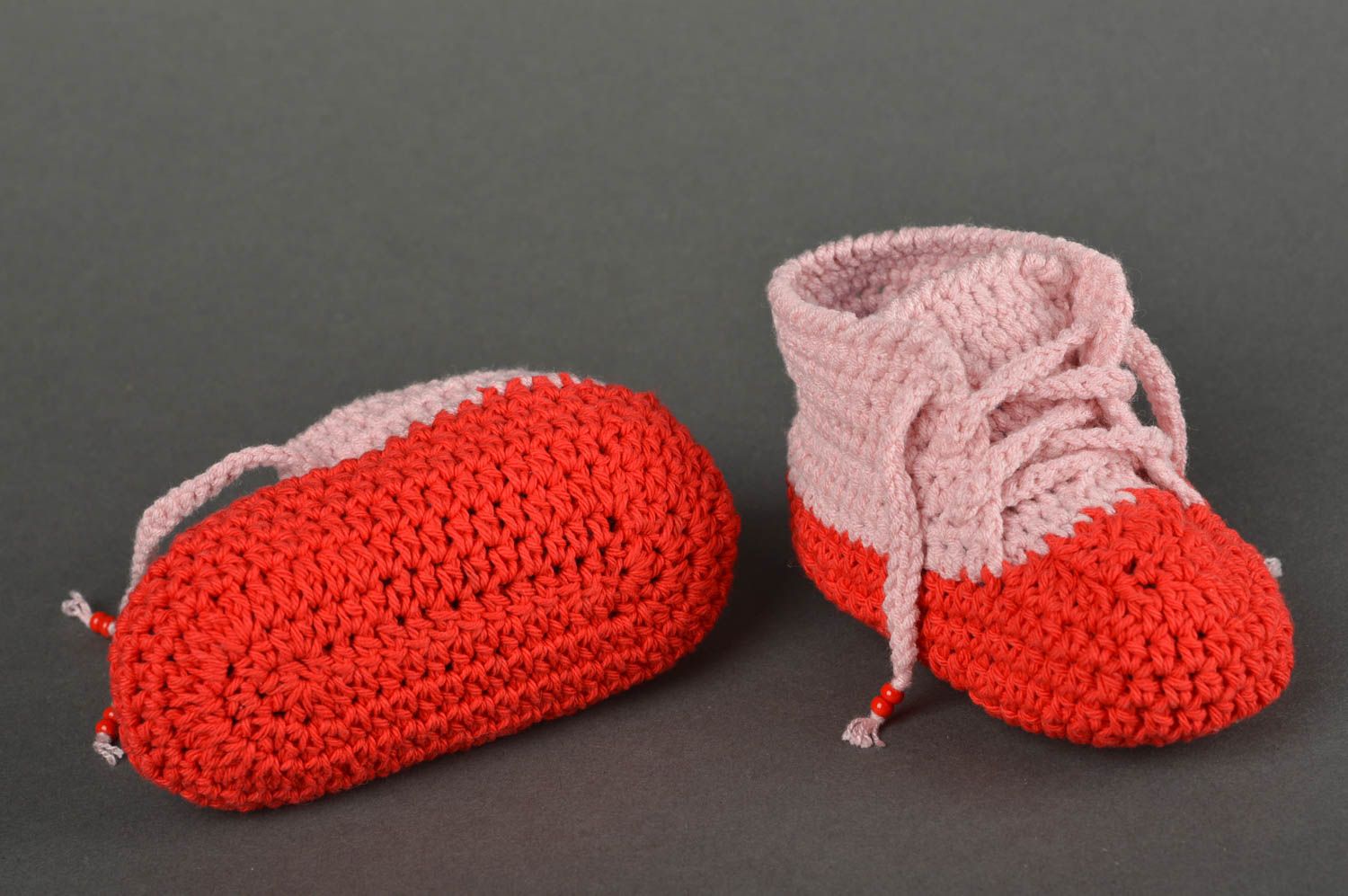 Handmade Schuhe für Baby rot rosa Babyschuhe Baby Häkelschuhe aus Baumwolle foto 2