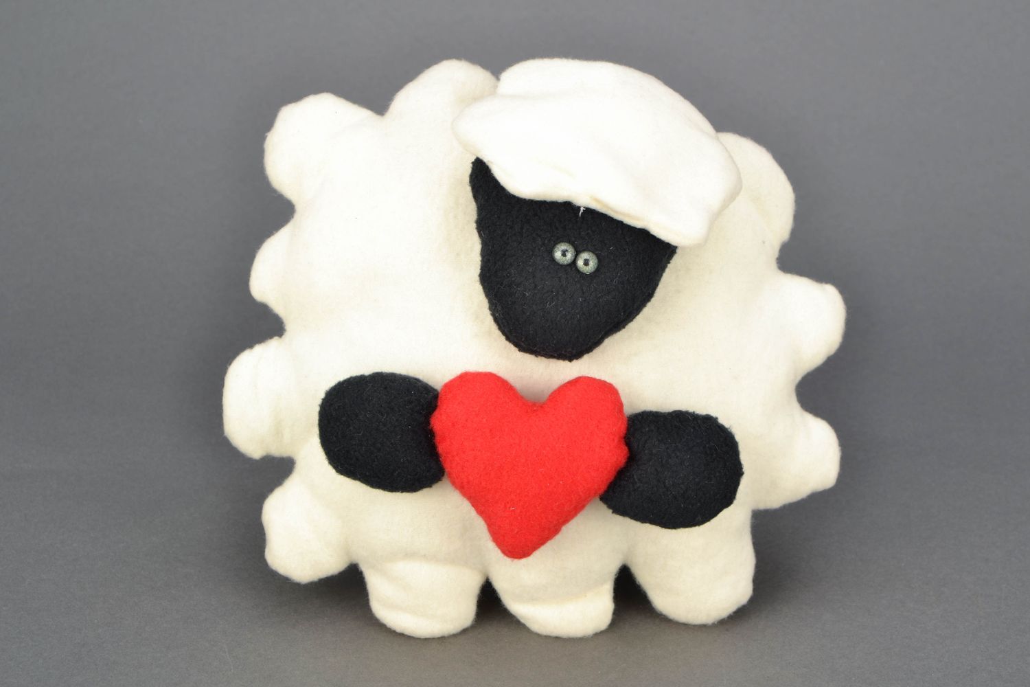 Игрушечная овечка из ткани для ребенка  фото 3
