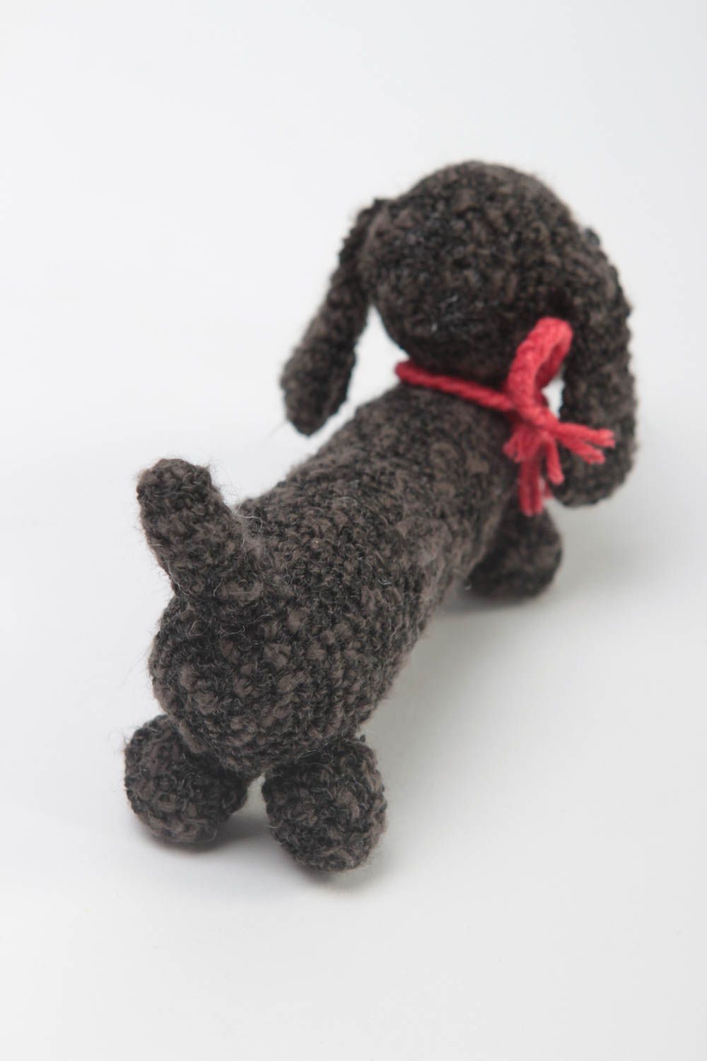 Peluche chien fait main Jouet enfant Cadeau original foncé insolite tricoté photo 3