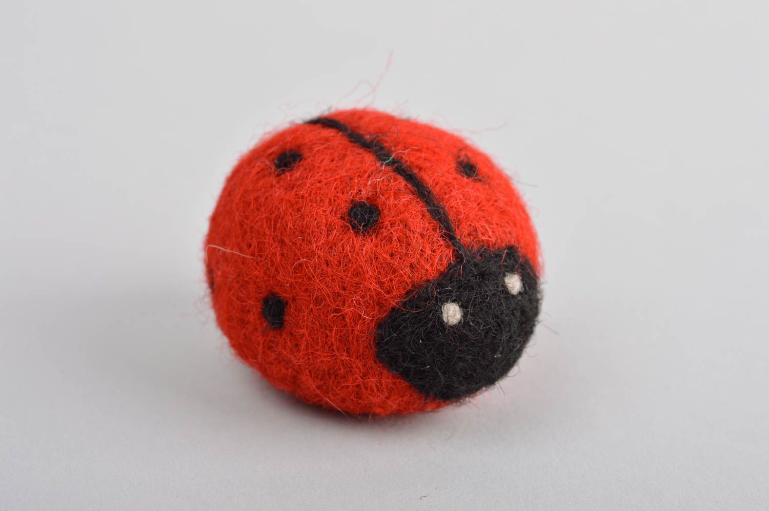 Süßes Kuscheltier Marienkäfer handmade Spielzeug aus Wolle Geschenk für Kinder foto 2