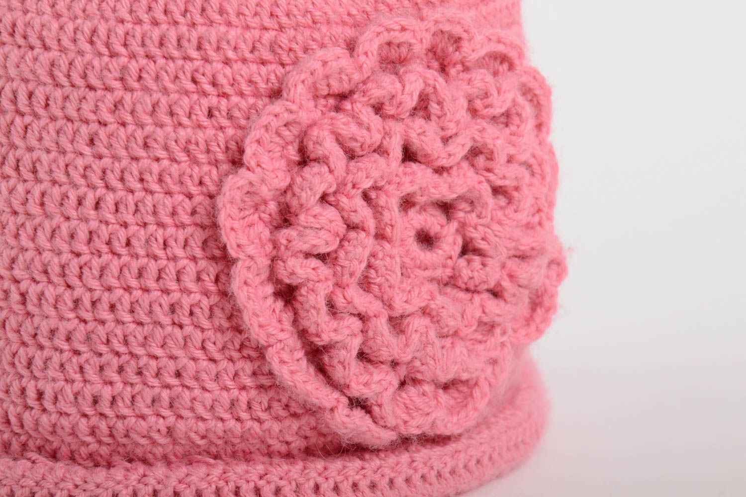 Набор вязаных аксессуаров для девочки ручной работы шапка и шарф розовые фото 2
