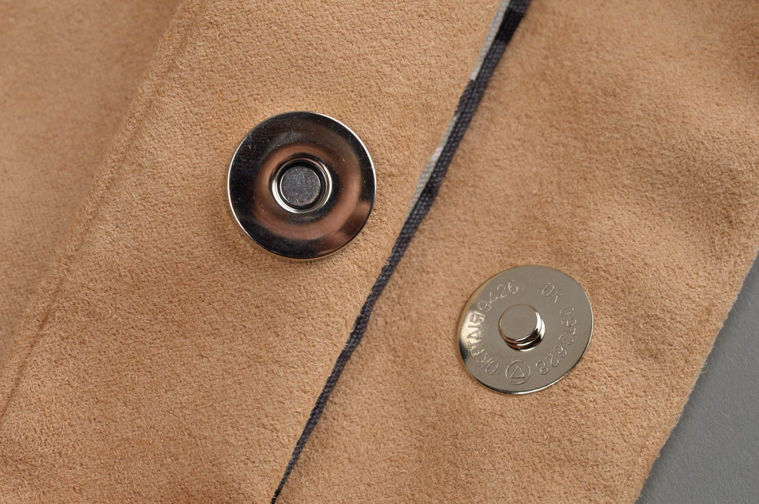 Petit sac pour femme en suède artificiel fait main pliable accessoire beige photo 5