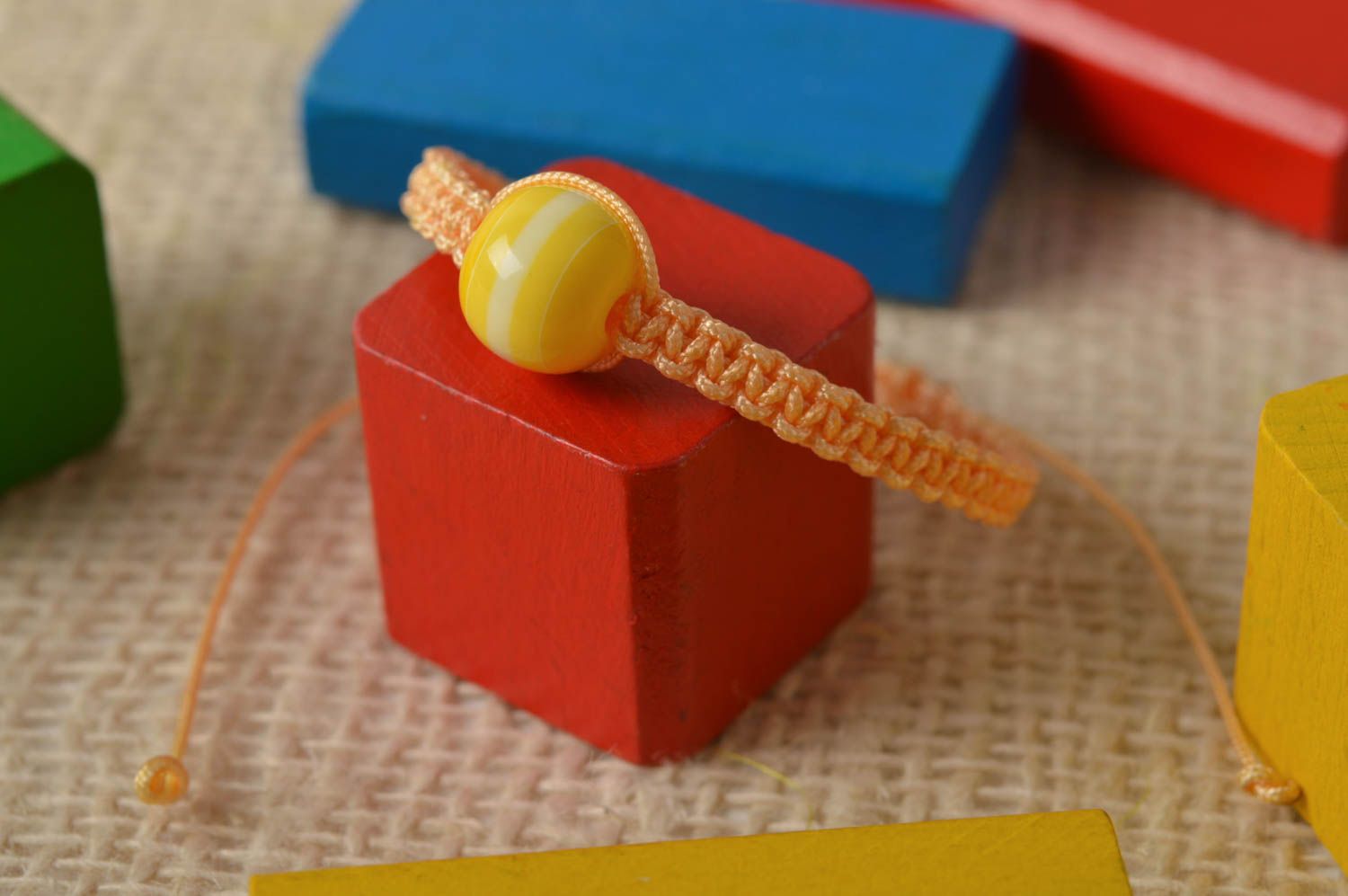 Браслет ручной работы браслет из шнурков плетеный браслет детский желтый фото 1
