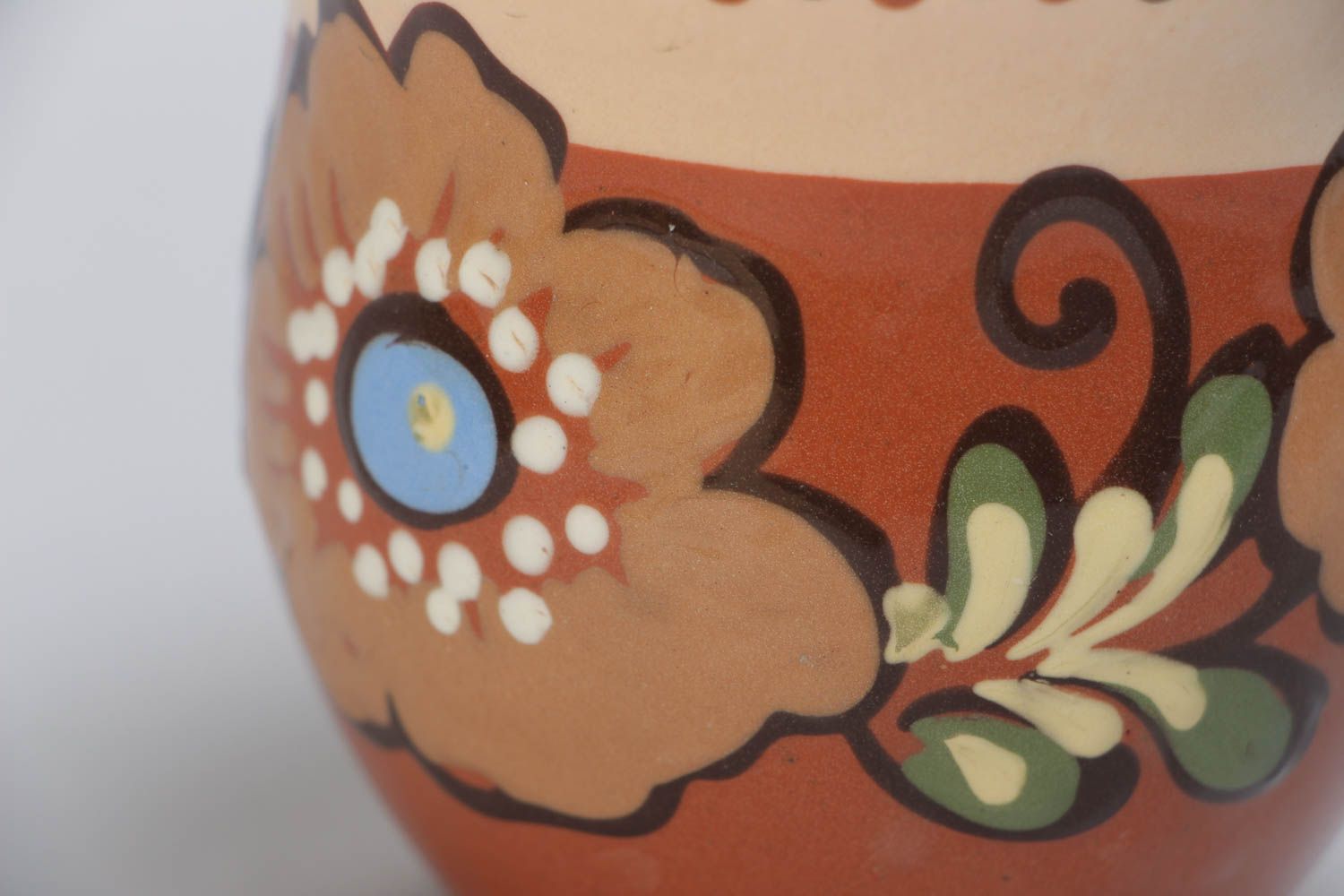 Schöne braune ungewöhnliche handgemachte Ton Tasse mit Ornament von Blume 250 ml  foto 3