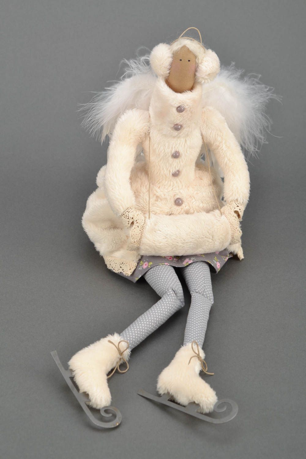 Авторская кукла из меха Ангел на коньках  фото 1