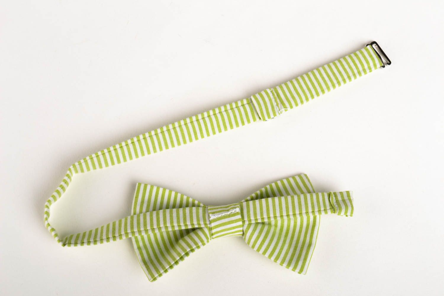 Corbata de lazo artesanal pajarita moderna verde a rayas accesorio unisex foto 2