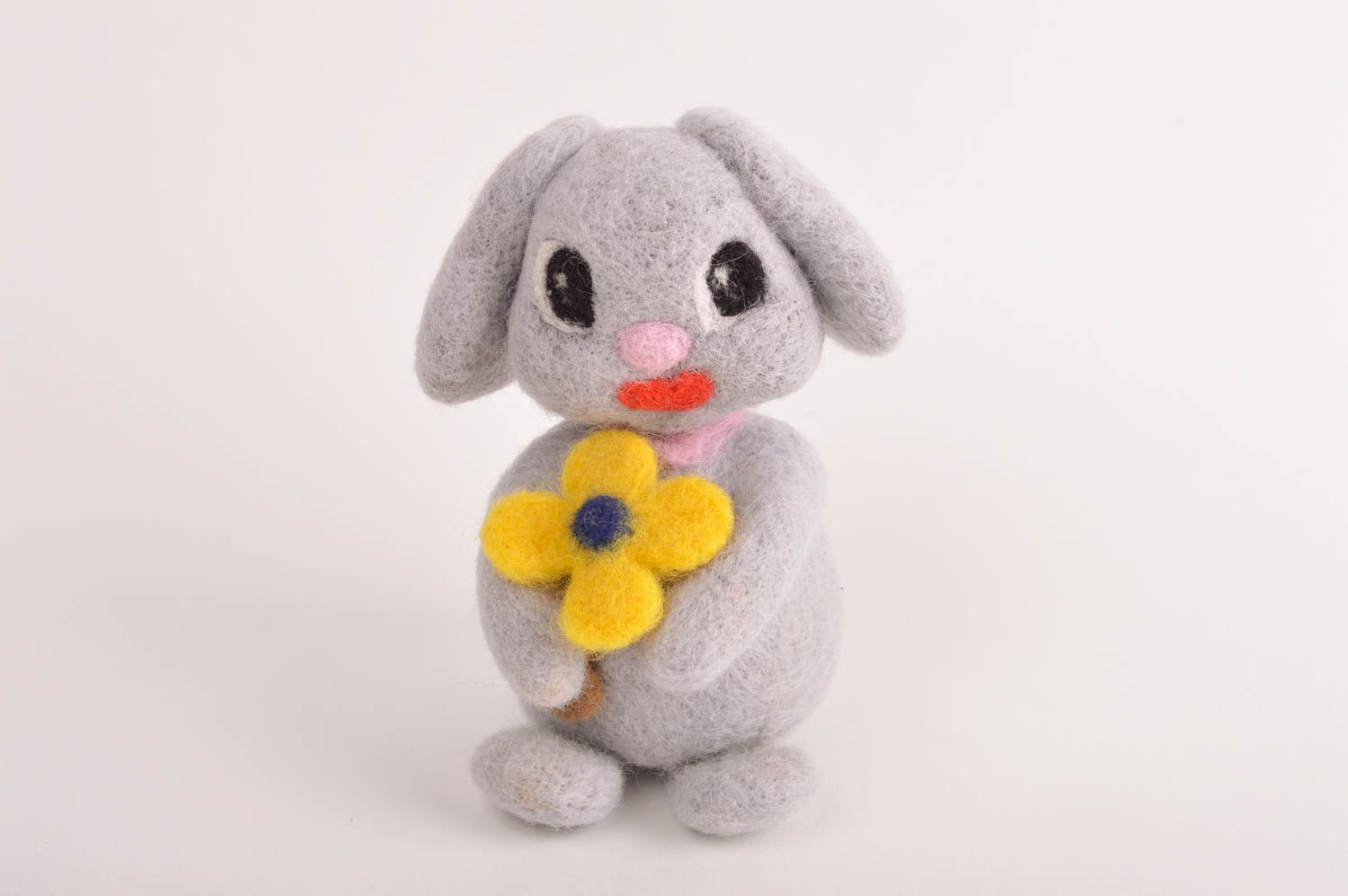 Gefilzte Figur handgefertigt Hase Spielzeug originelles Geschenk weich foto 4