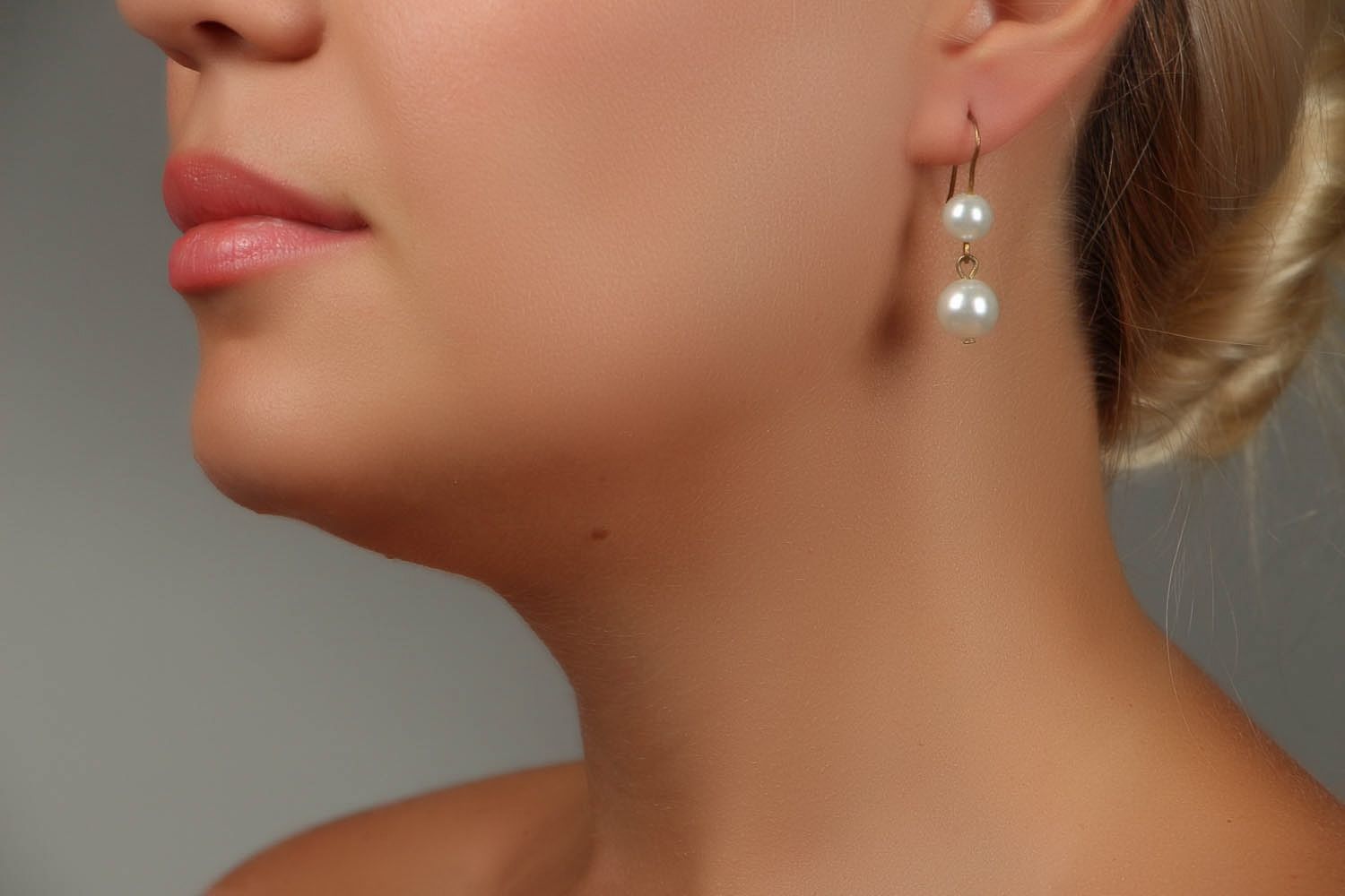Boucles d'oreilles avec perles plastiques photo 4