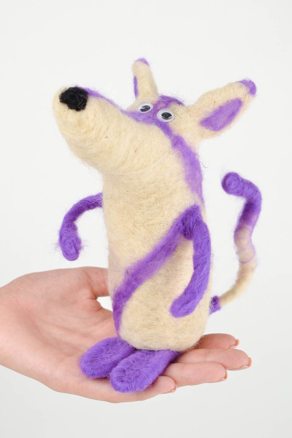 Мягкая игрушка ручной работы валяная игрушка фиолетовый койот игрушка из шерсти фото 2