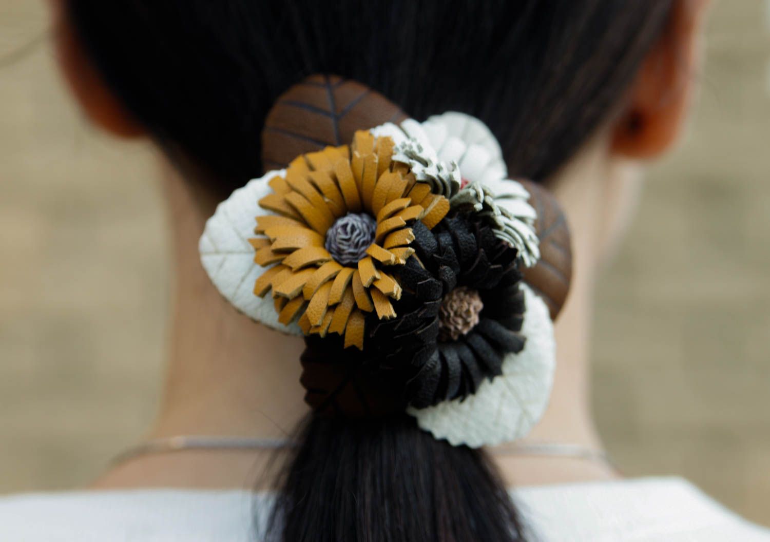Haargummi für Mädchen handgeschaffen Deko Accessoire modisch Haargummi Blume foto 2