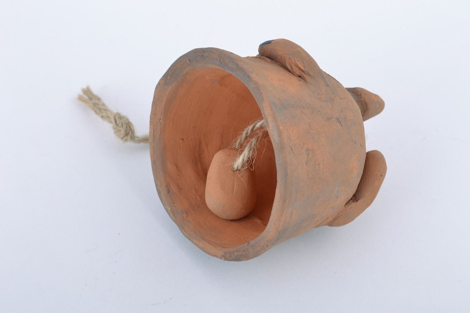 Petite clochette en céramique brune faite main originale en forme de chat  photo 5