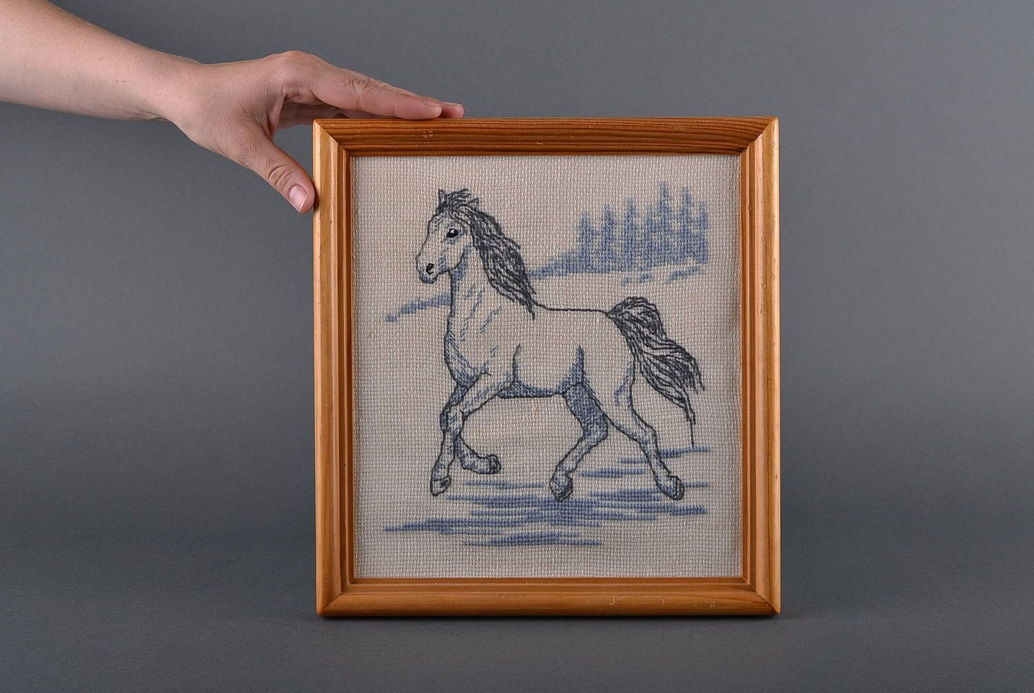 Embroidered painting Running horse photo 4
