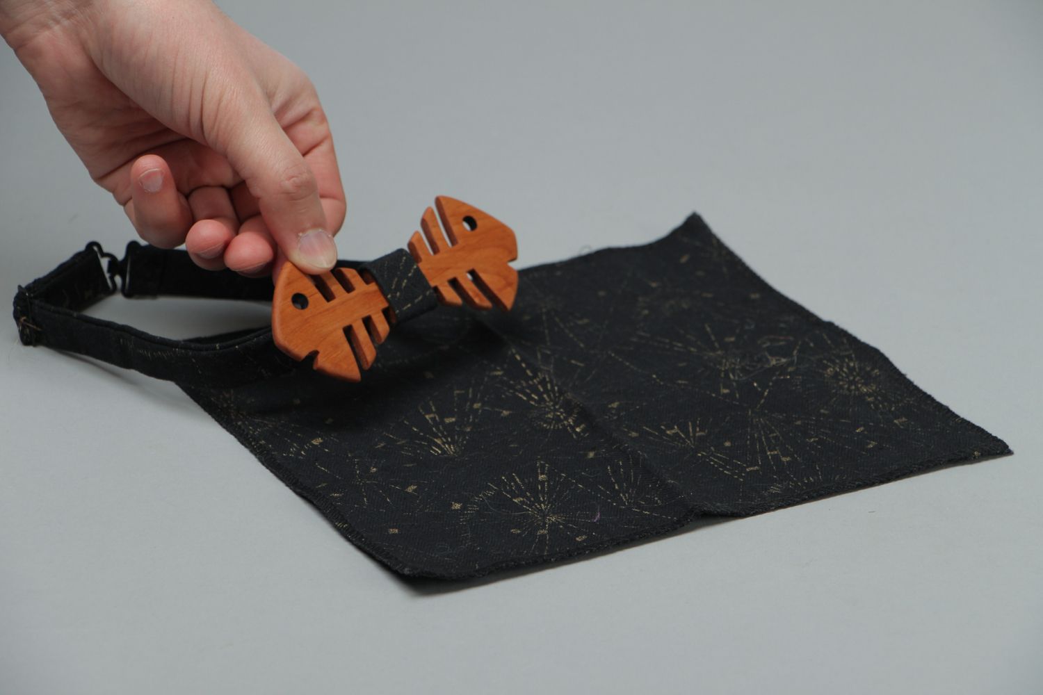 Деревянный галстук-бабочка с нагрудным платком хлопчатобумажным фото 4