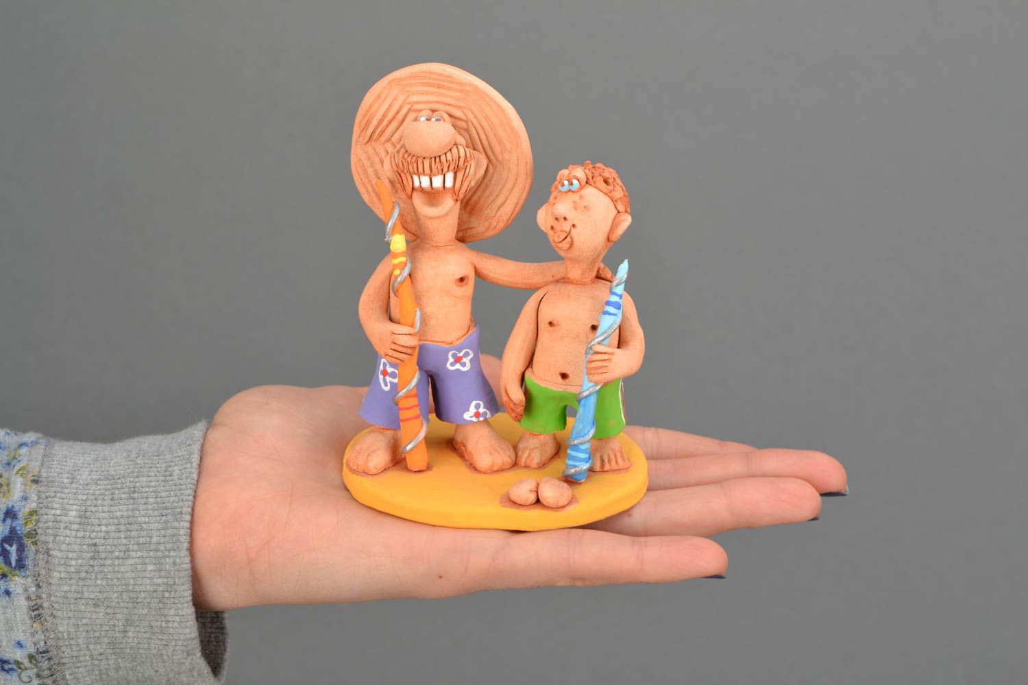 Figurine en argile Père et fils faite main photo 2
