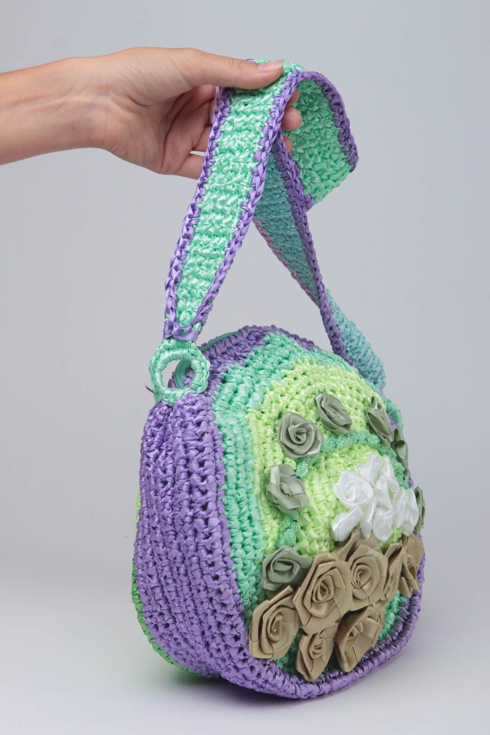 Вязаная сумка крючком сумка ручной работы вязаный аксессуар с цветами круглая фото 5