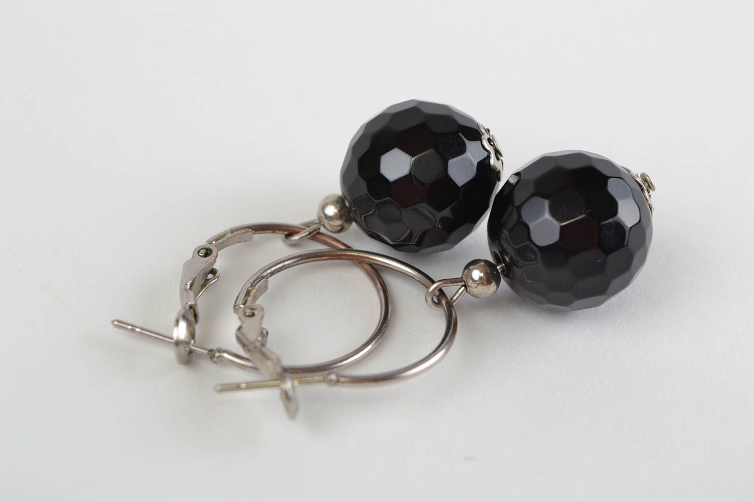 Boucles d'oreilles boules noires en verre tchèque faites main bijou stylé photo 4