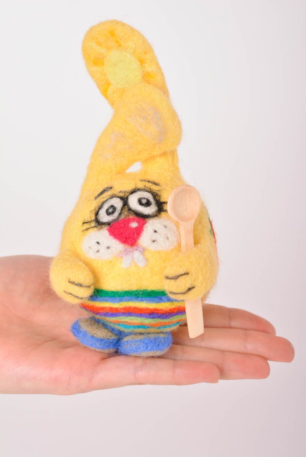 Игрушка ручной работы валяная игрушка желтый зайчик интерьерная игрушка фото 3