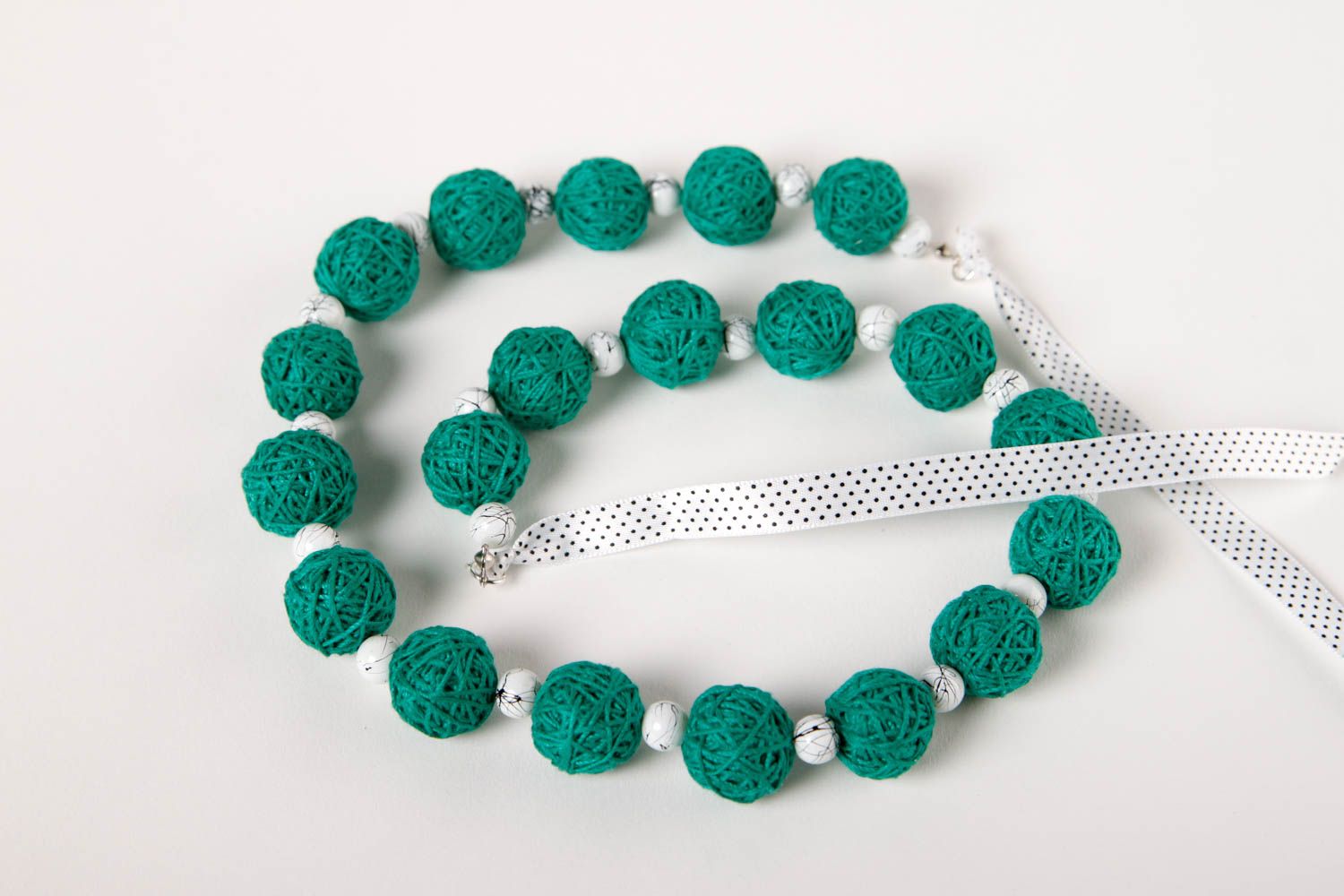 Collier vert en perles textiles Bijou fait main original Cadeau pour femme photo 2