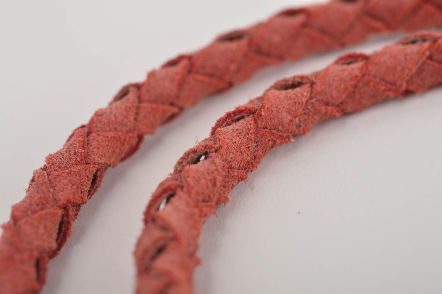 Wildleder Armband handmade Damen Schmuck Geschenk für Frauen in Rot modisch foto 4