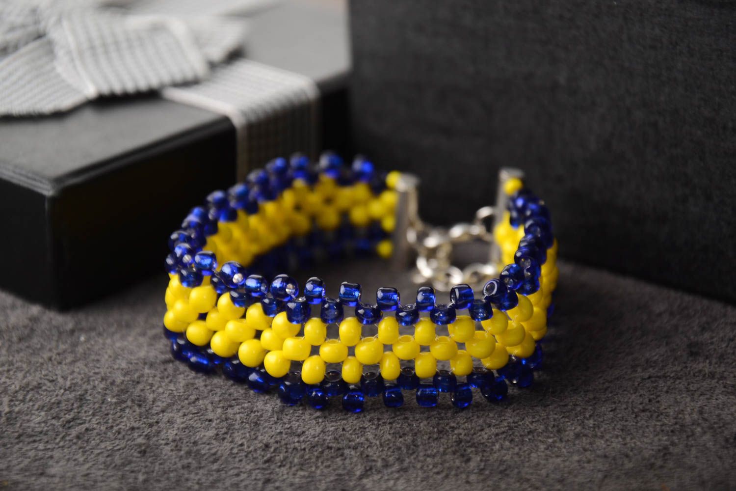 Dark blue and yellow beads line bracelet for girls photo 1
