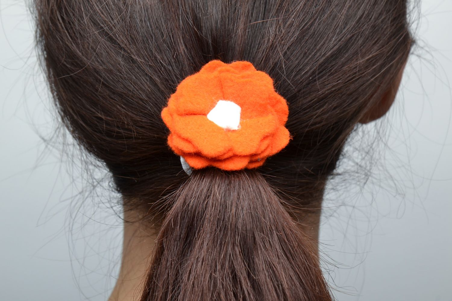 Élastique à cheveux en feutre fleur orange  photo 2
