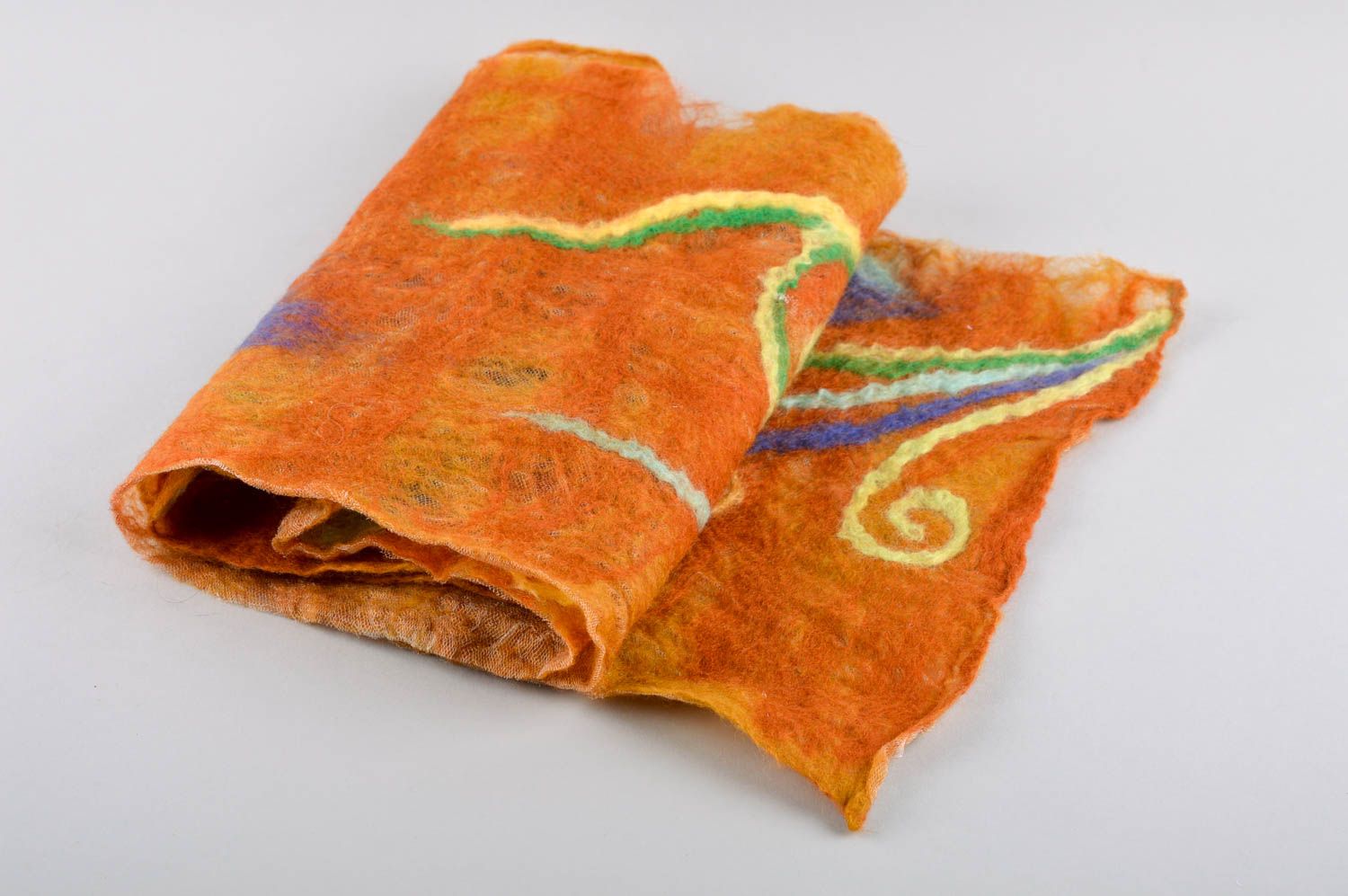 Écharpe orange faite main Châle en laine feutrée à motif Cadeau femme original photo 1