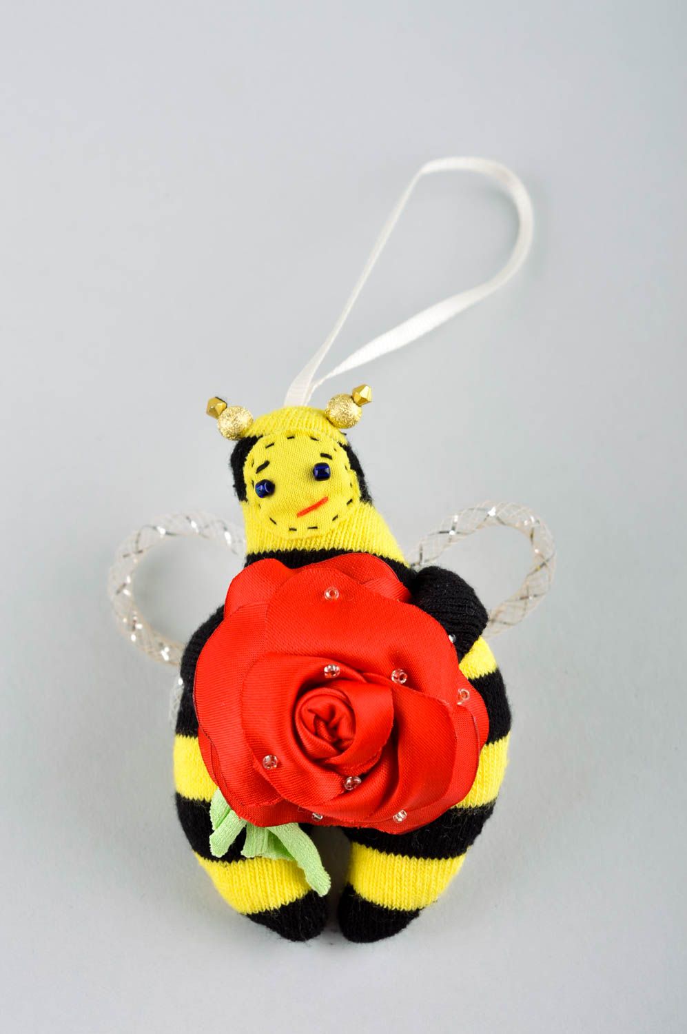 Игрушка ручной работы в виде пчелки красивый интересный подарок декор на стену фото 2