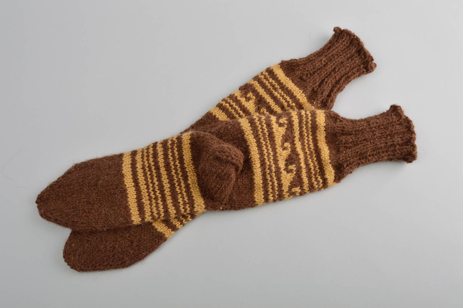 Зимние носки ручной работы изделие из шерсти носки ручной вязки коричневые  фото 4
