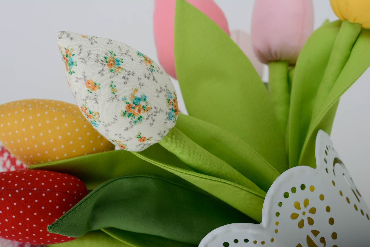 Fleur décorative en tissu faite main design original cadeau Tulipe blanche photo 3