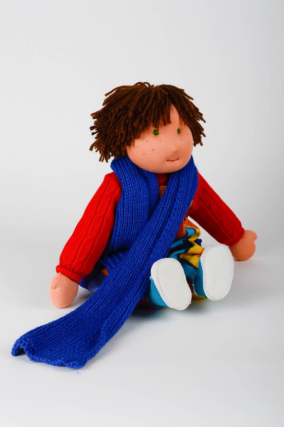 Игрушка кукла из ткани мальчик в комбинезоне разноцветная красивая хэнд мейд фото 4