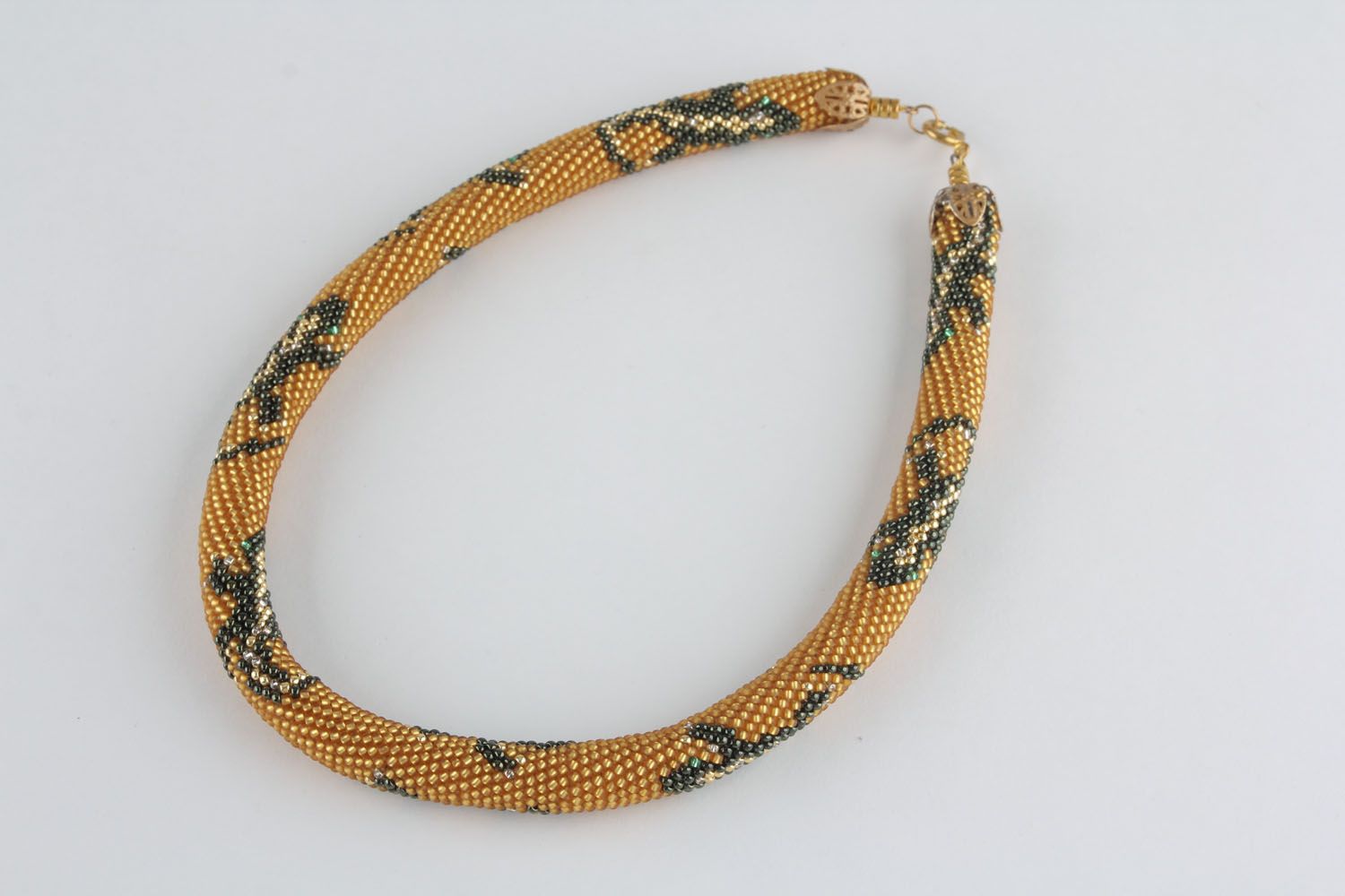 Collana tubolare intrecciata fatta a mano accessori da donna di perline
 foto 2