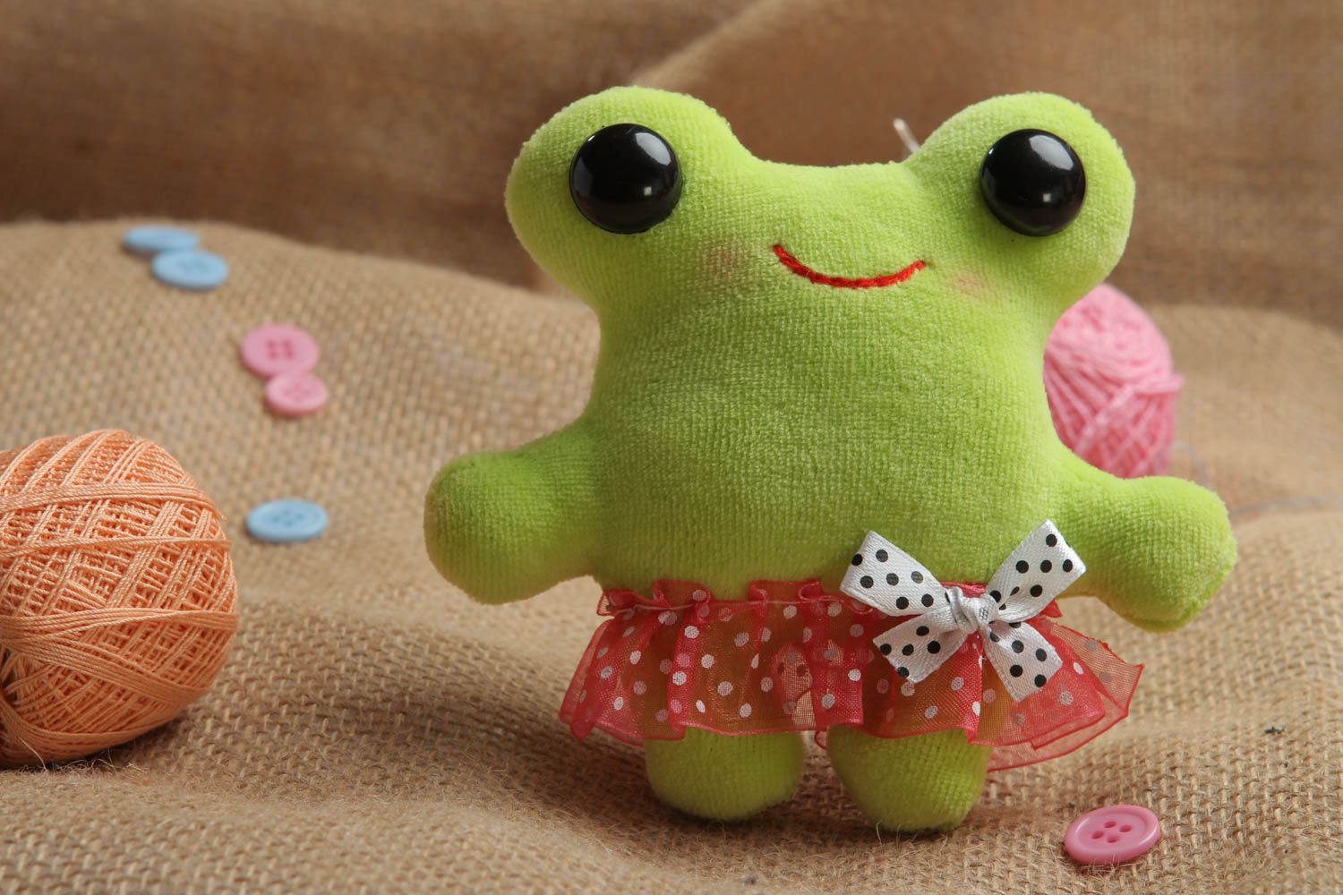Игрушка ручной работы подарок на новоселье зеленая лягушка мягкая игрушка фото 1