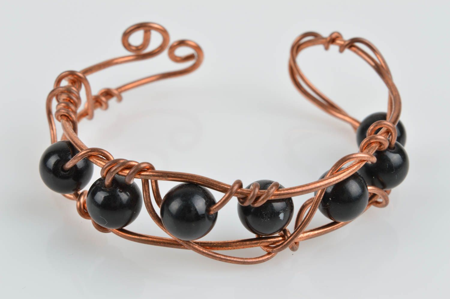 Bracelet en cuivre Bijou fait main perles fantaisie noires Cadeau pour femme photo 2