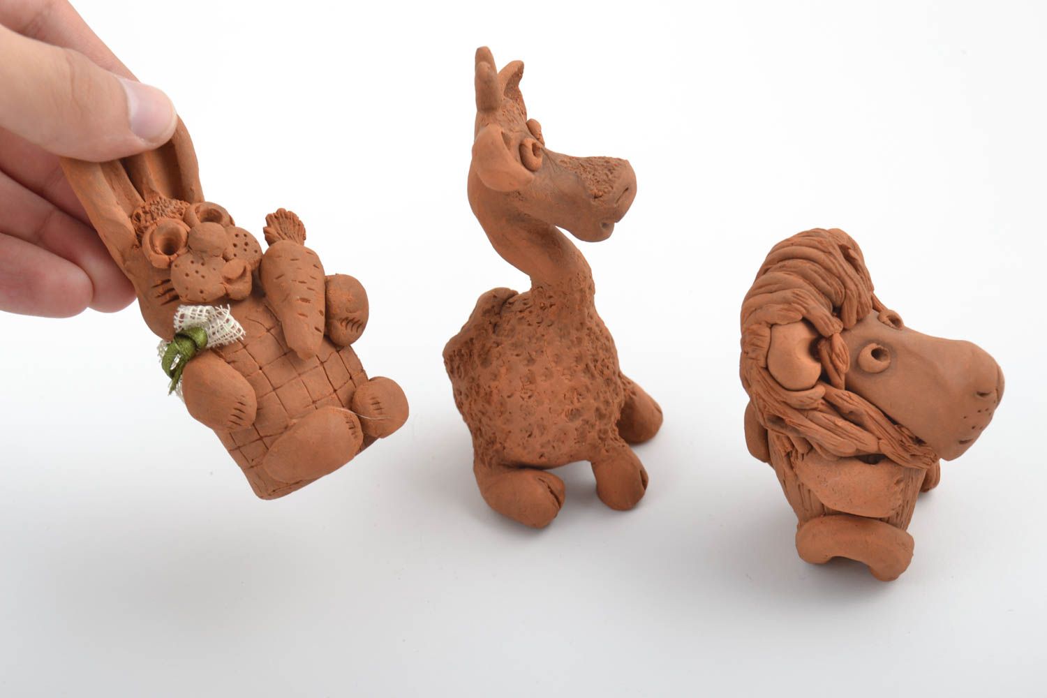 Animaletti in ceramica fatti a mano set di tre figurine souvenir di terracotta foto 5