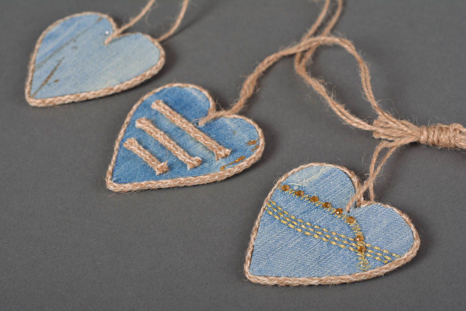 Coeurs à suspendre fait main Accessoires design Déco maison bleu clair en bois photo 4