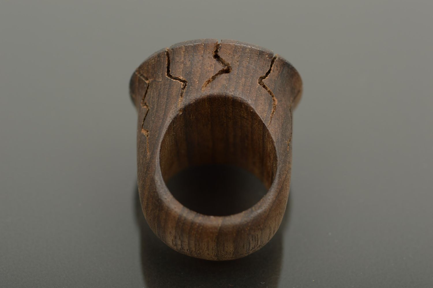 Кольцо из дерева украшение ручной работы изделие из дерева трещинки женское фото 2