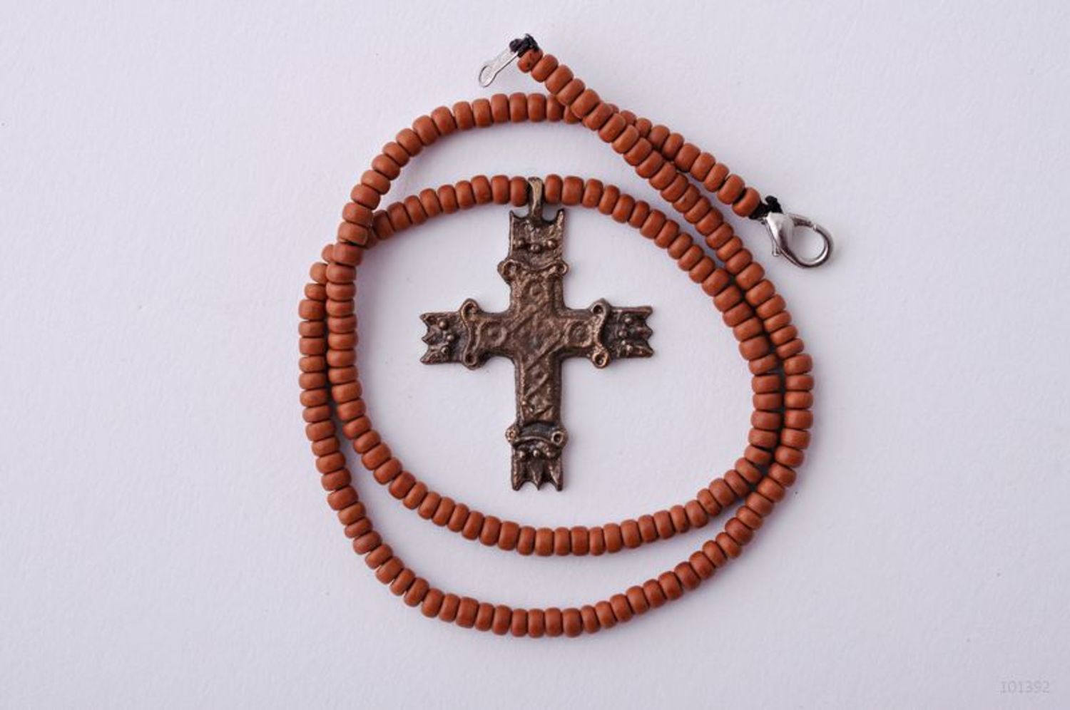 Metal crucifix with ceramic beads photo 3