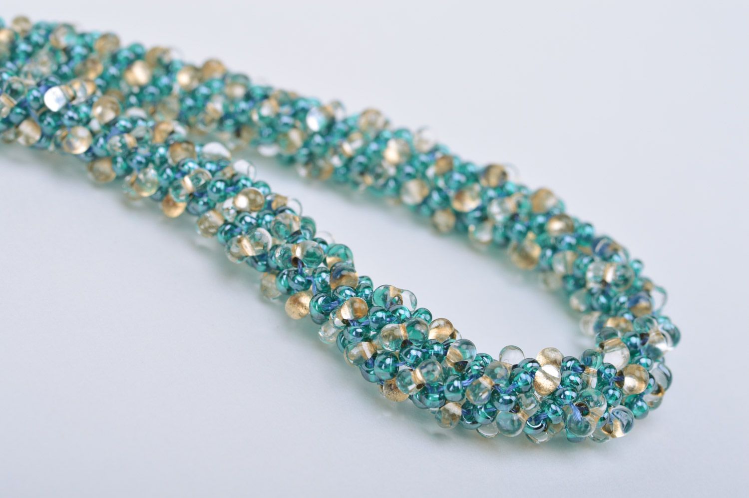 Colliers faits main originaux en perles de rocailles bleu et rouge tressés photo 4