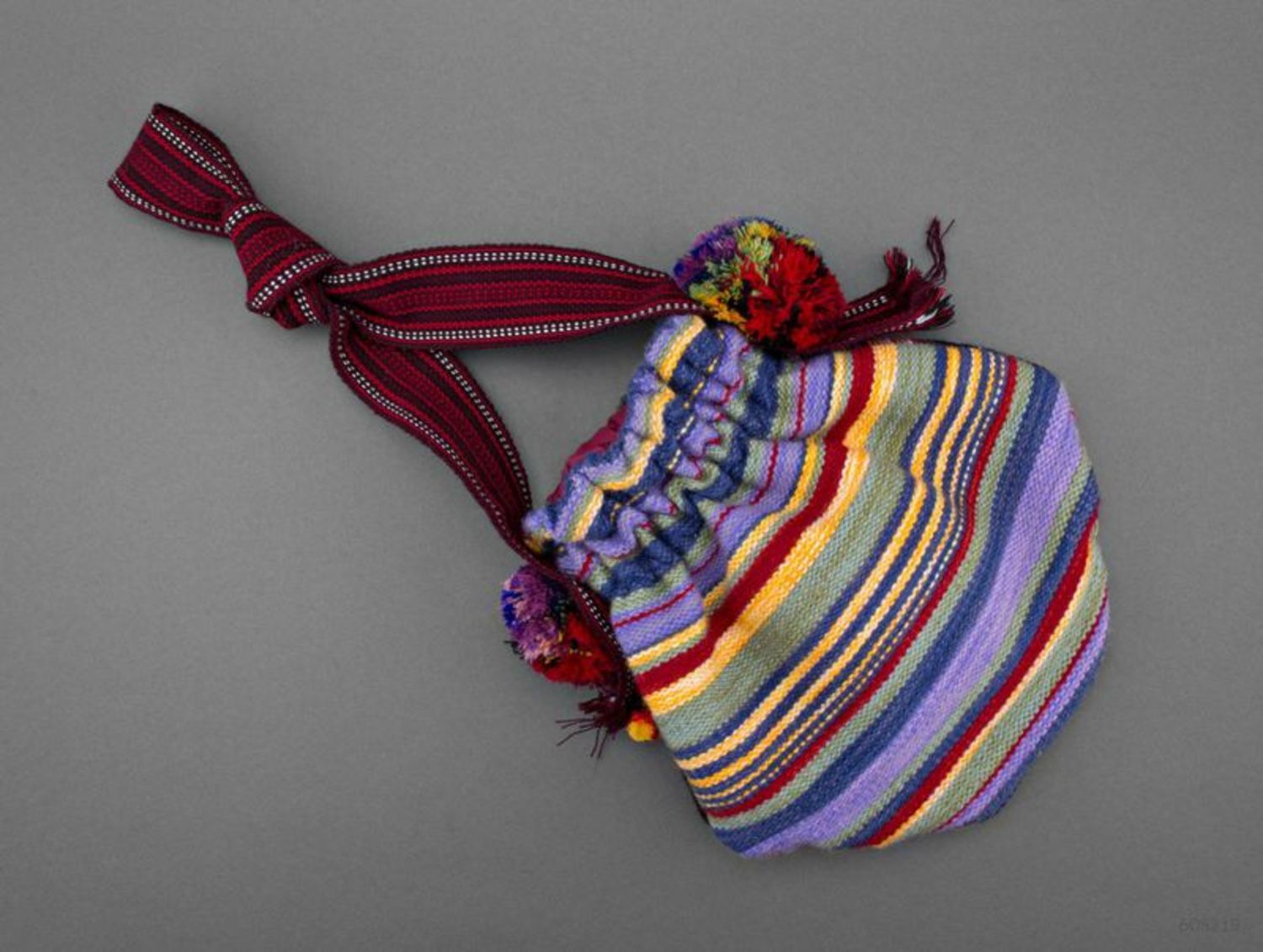 Purse in ethnic style photo 3